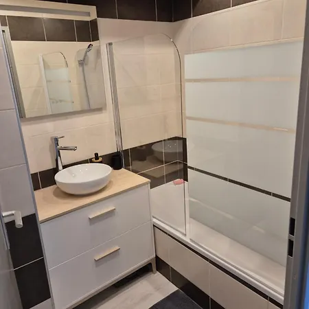 Apartment Cosy Proche Zone Aeronautique *